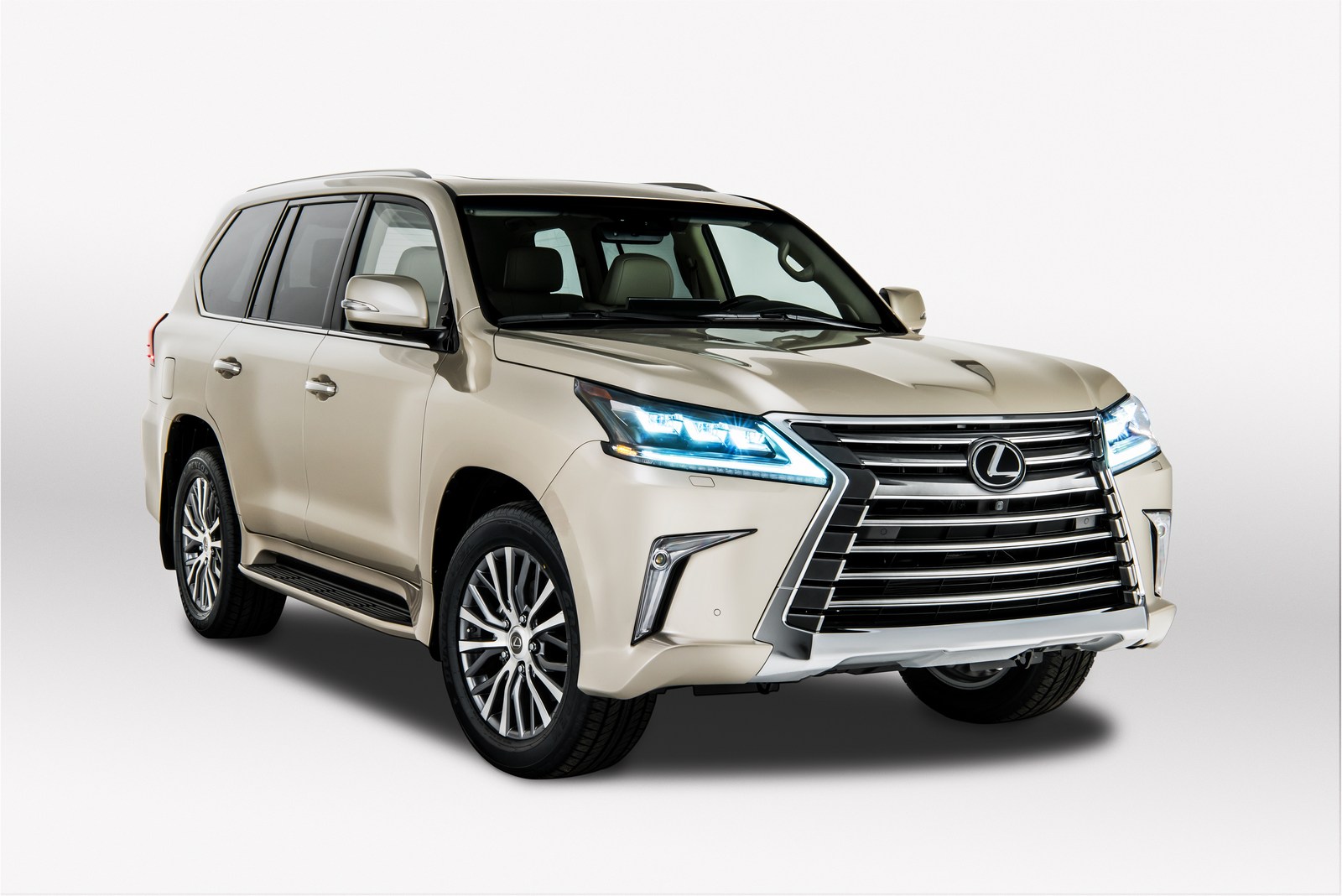 Lexus 570 phiên bản 5 chỗ: Rộng hơn và rẻ hơn